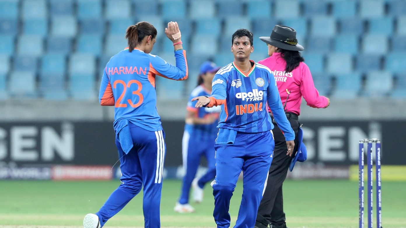 'ফাইনালের প্রতিপক্ষ নিয়ে ভাবছি না': ফিল্ডিং বিতর্ক উড়িয়ে দীপ্তি শর্মা