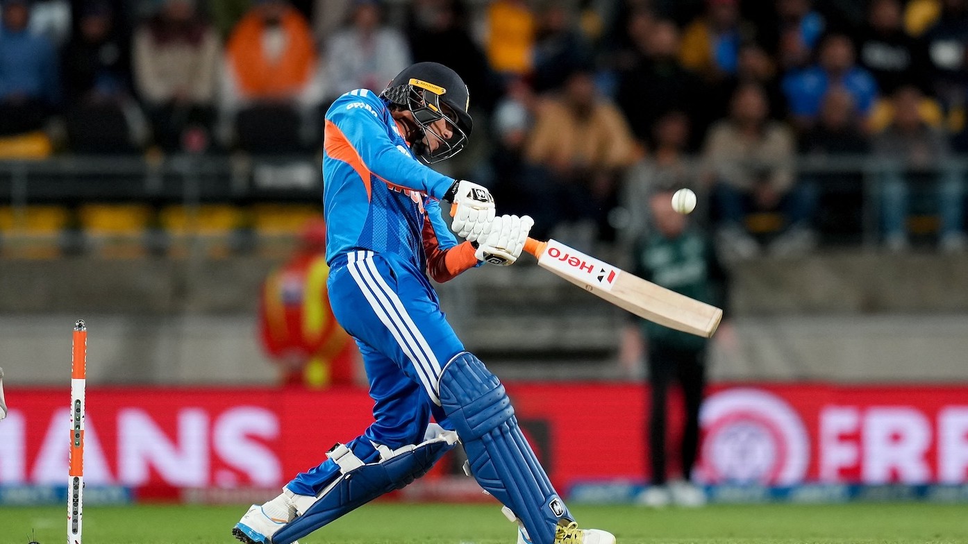 ৩৫ বলে সেঞ্চুরি নিয়ে যা বললেন অভিষেক