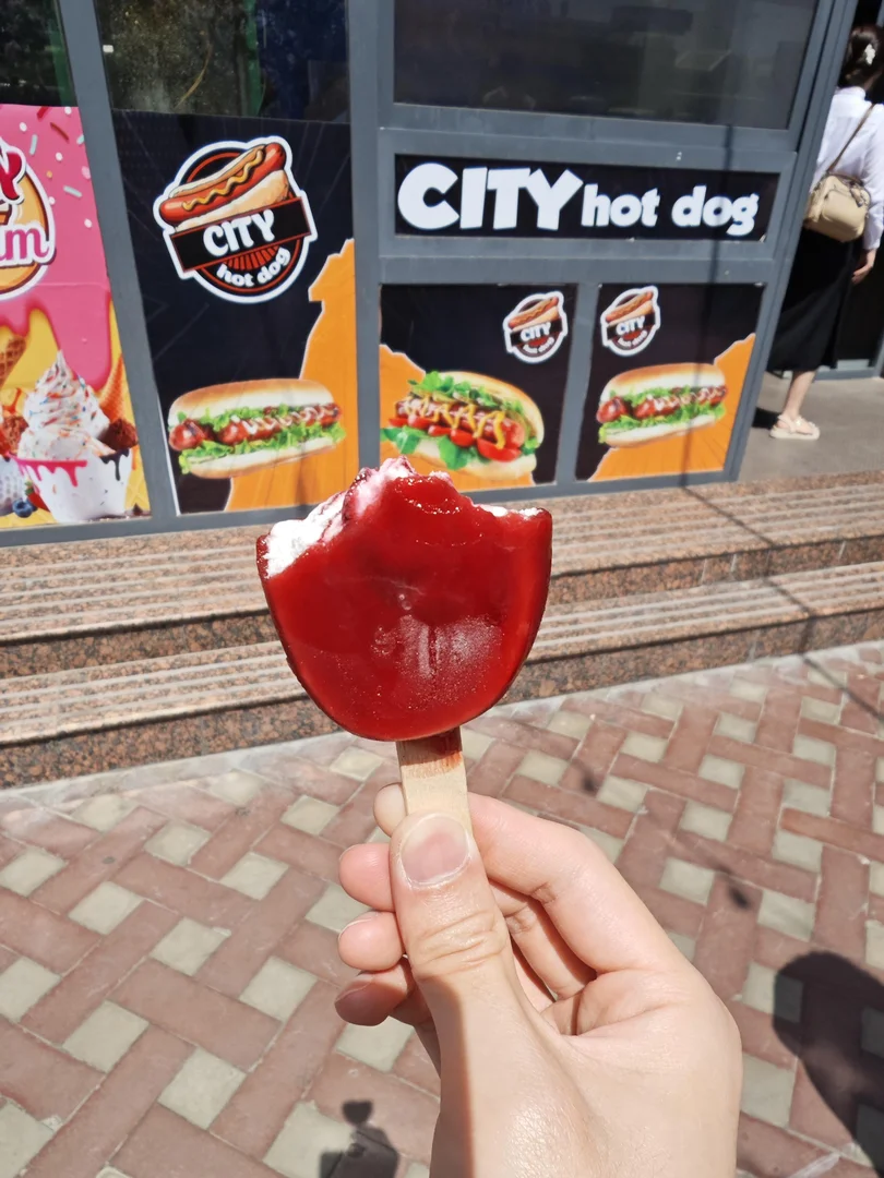 柘榴アイス at Tashkent 駅