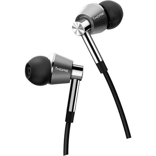 1More Triple Driver Earbuds