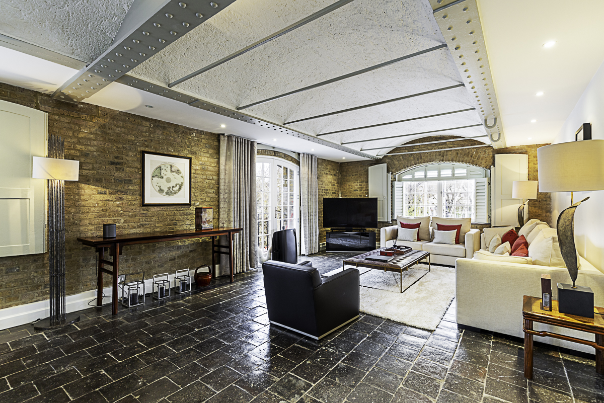 Charming Home in St Katharine Docks