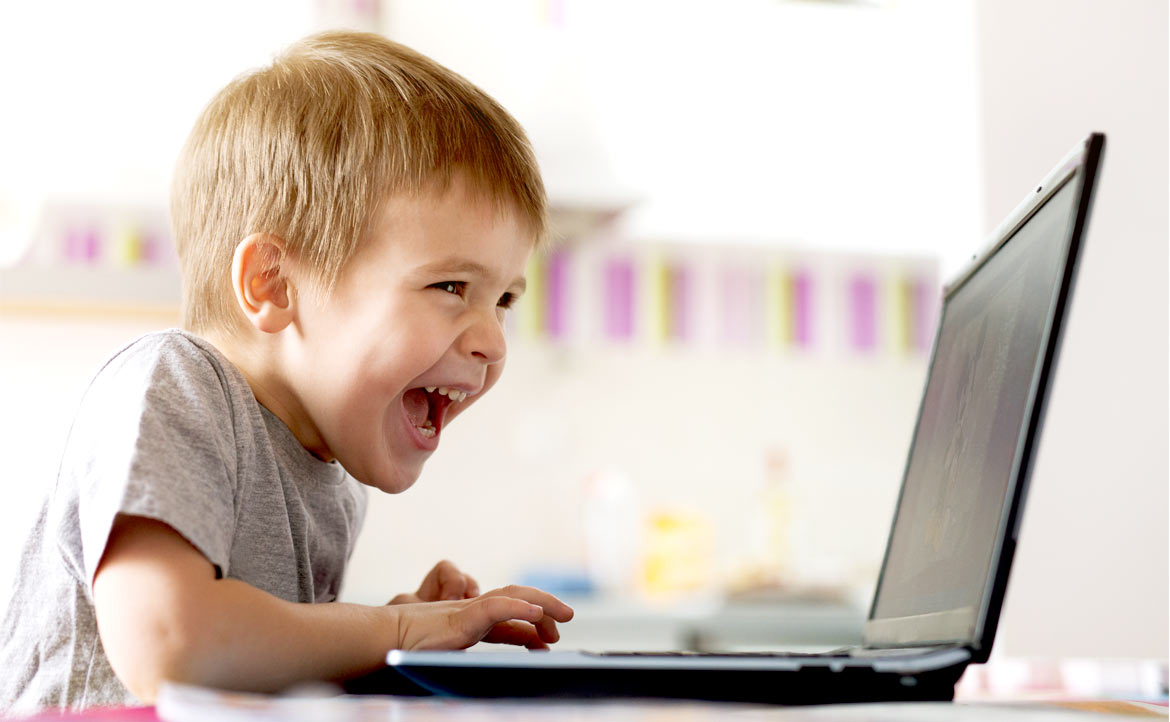 小六駭客的逆襲：美國人手一台筆電的中小學教育，真的能加強學習效率嗎？｜陳亭潔／Hello! Anita 老師｜換日線