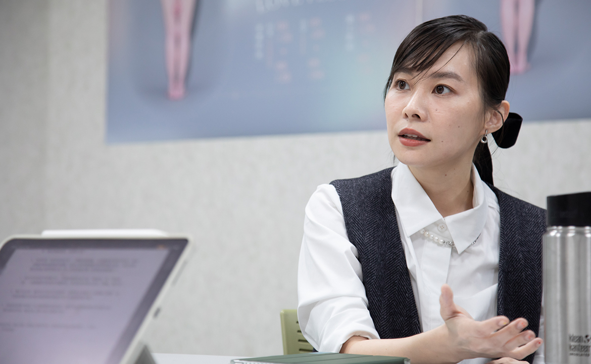 如何理解女性、酷兒身份？鄭宜農：「拉開距離，觀察全貌」──專訪 2022 酷兒影展特派員