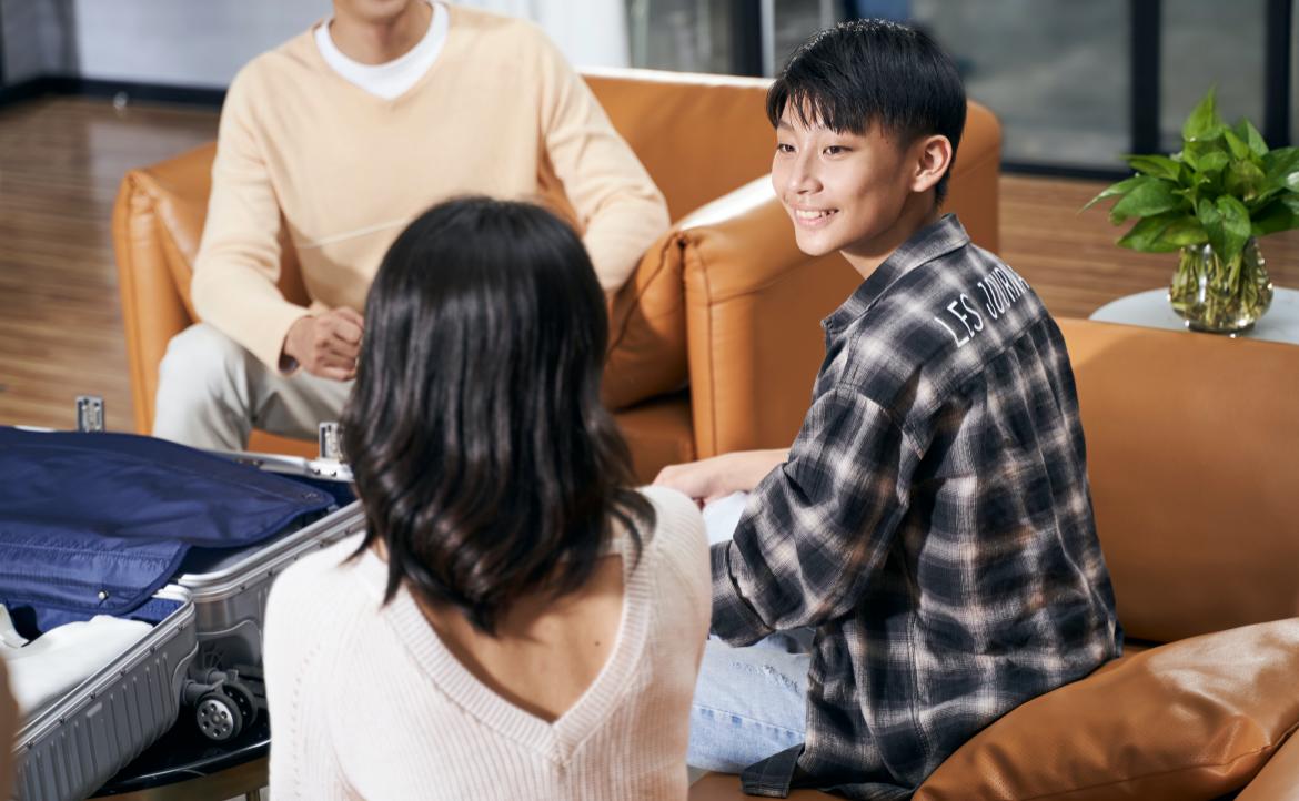 孩子出國留學，家長該扮演什麼角色？──寫給那些「讓爸媽決定就好」的親子讀者｜王顥燁／小城旅人雜記｜換日線