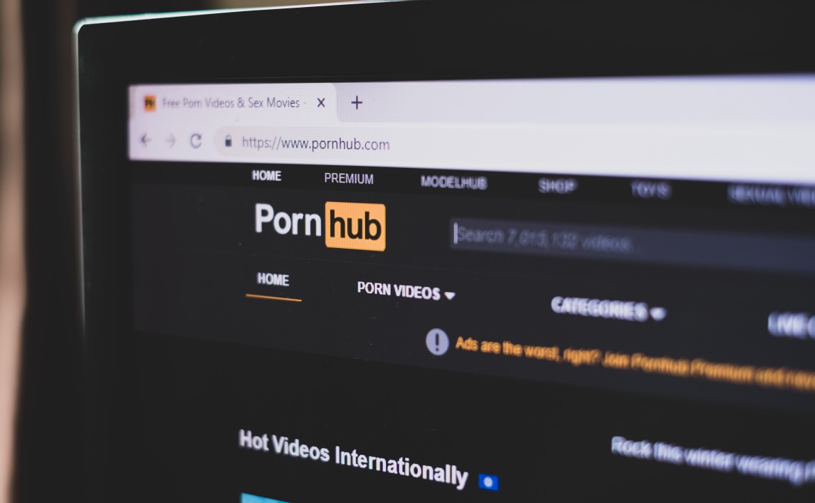 一個少女的自述】遭性侵影片被上傳色情網站，感覺自己「被判終身監禁」｜BBC News 中文｜換日線