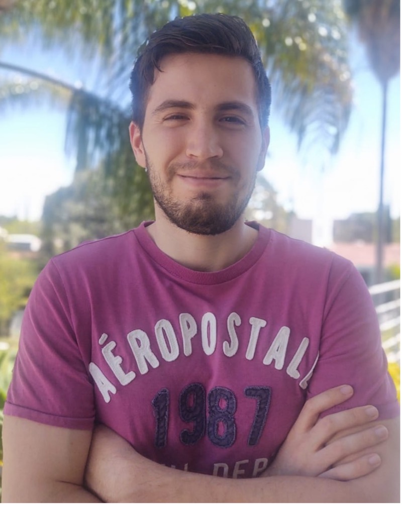 The author Felipe Flores