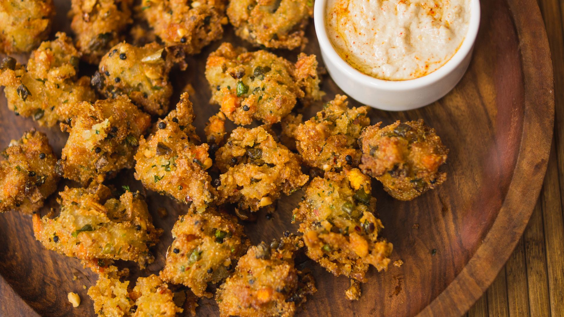 Upma Pakoras / Semolina Fritters Recipe | Easy Evening Tea Starters, Snack ON!