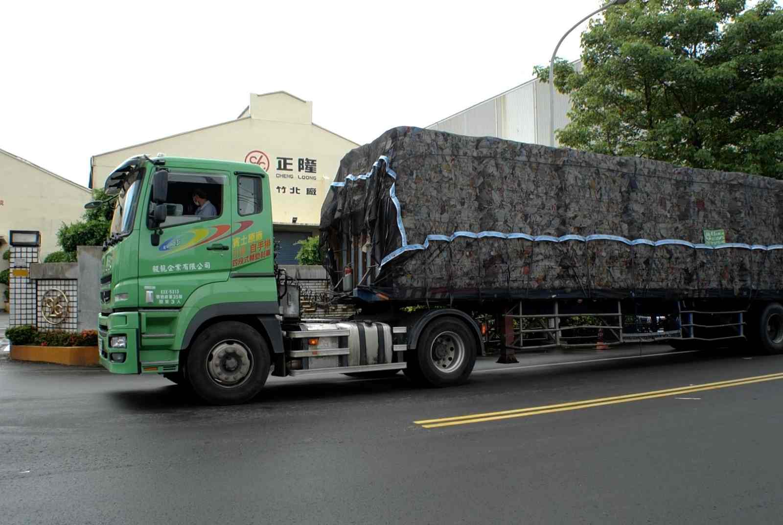 做好分類,讓垃圾重生!廢紙容器變成再生紙漿、發電燃料