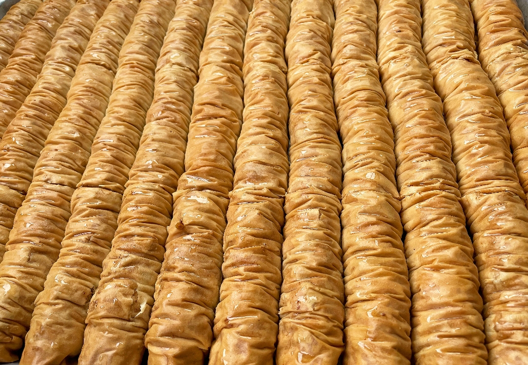 Baklava with Walnuts (3pc).