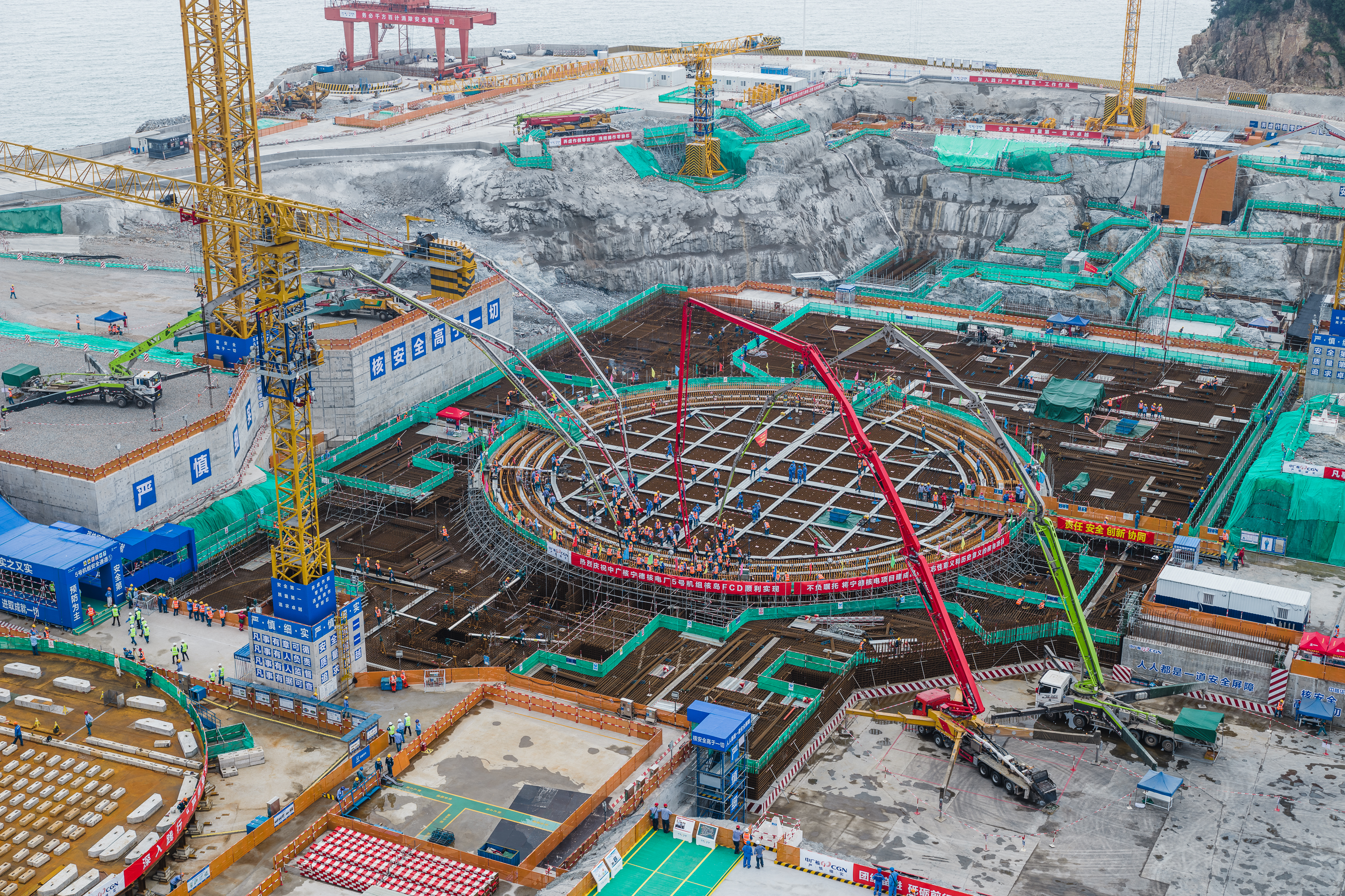7月28日，中廣核寧德核電廠5號機組主體工程開工現場（無人機照片）。（圖／新華社）
