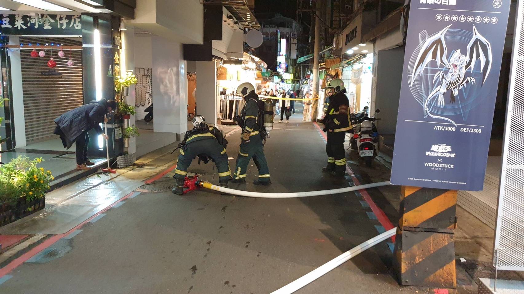 士林夜市大南路晚間發生瓦斯外洩。（圖／翻攝畫面）