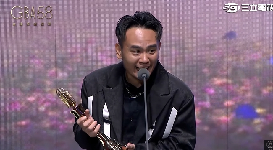 楊大正奪獎。 (圖/翻攝自金鐘獎 Golden Bell Awards YT)