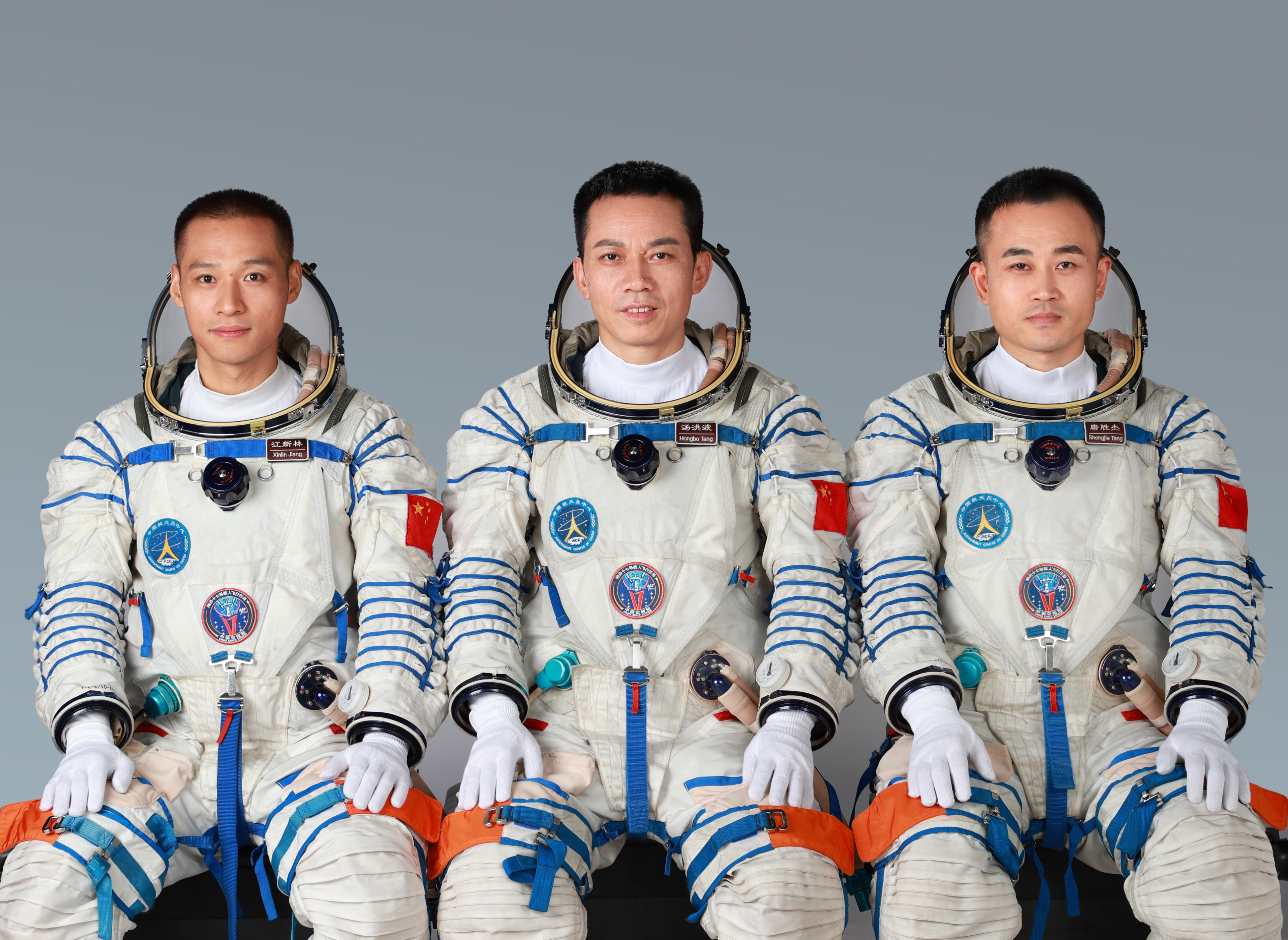 神舟十七號3名乘組員湯洪波（中）、唐勝傑（右）、江新林（左）。（圖／新華社）