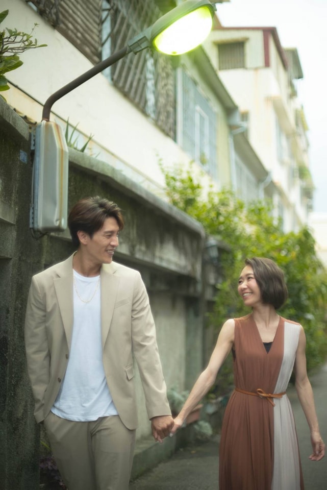 龍語申、何依霈結婚了。（圖／翻攝自龍語申、何依霈臉書）