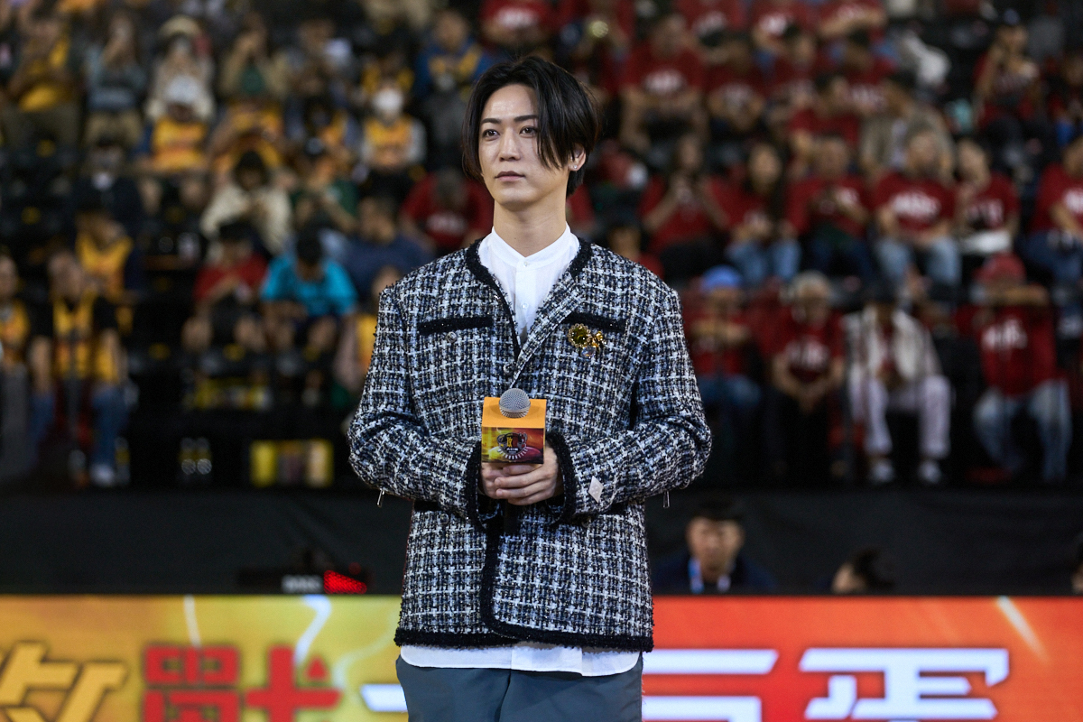 《怪物樵夫》龜梨和也擔任臺北大巨蛋首場職籃賽事中場嘉賓。(圖片／網銀國際影視提供）