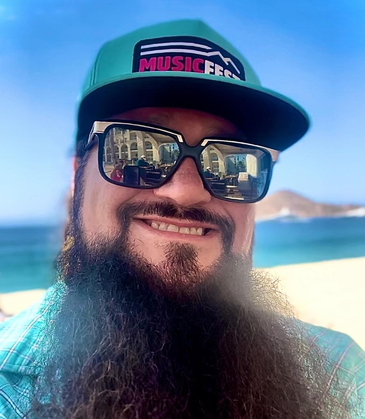 美國鄉村歌手海德驚傳意外中槍。(圖/翻攝自IG@sundancehead)