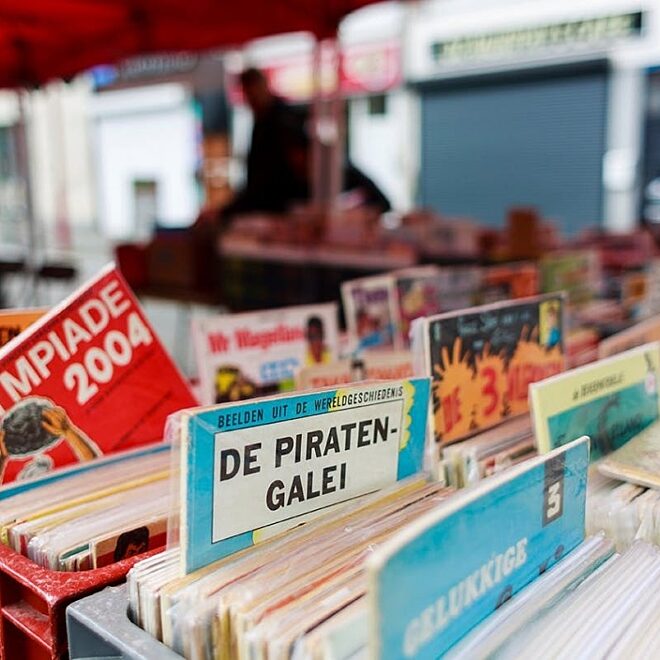 Strip- en boekenplein op het De Coninckplein