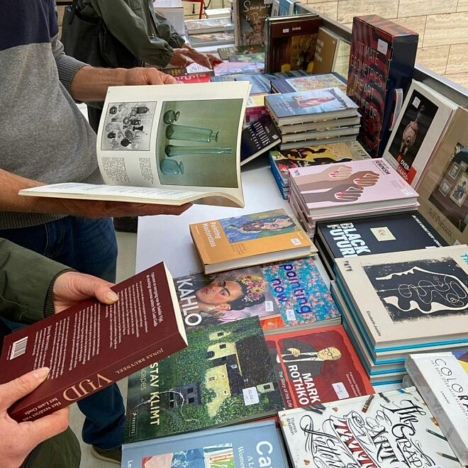 Lenteboekenmarkt/ Spring Sale