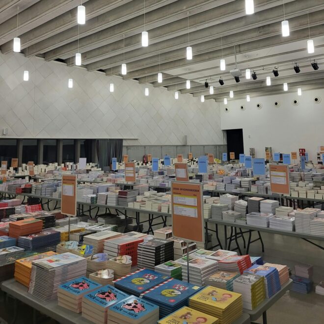 Lannoo's boekenmarkt in Leuven