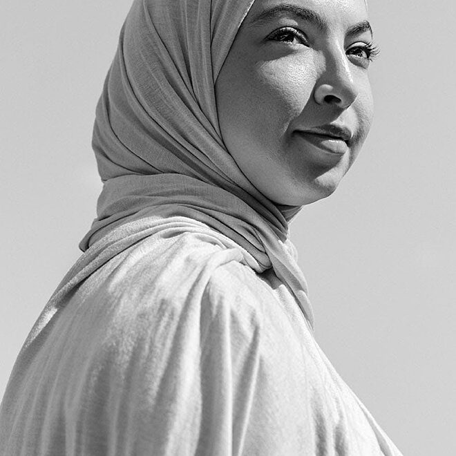 VOLZET - Aya Sabi bij Luddites