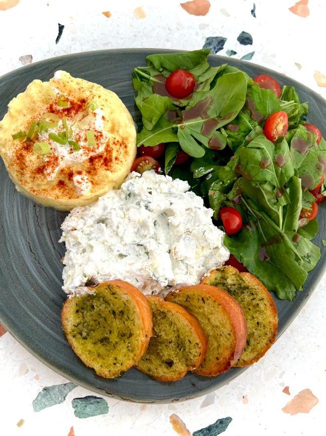 Scrambled Eggs Eshta & Cottage Cheese