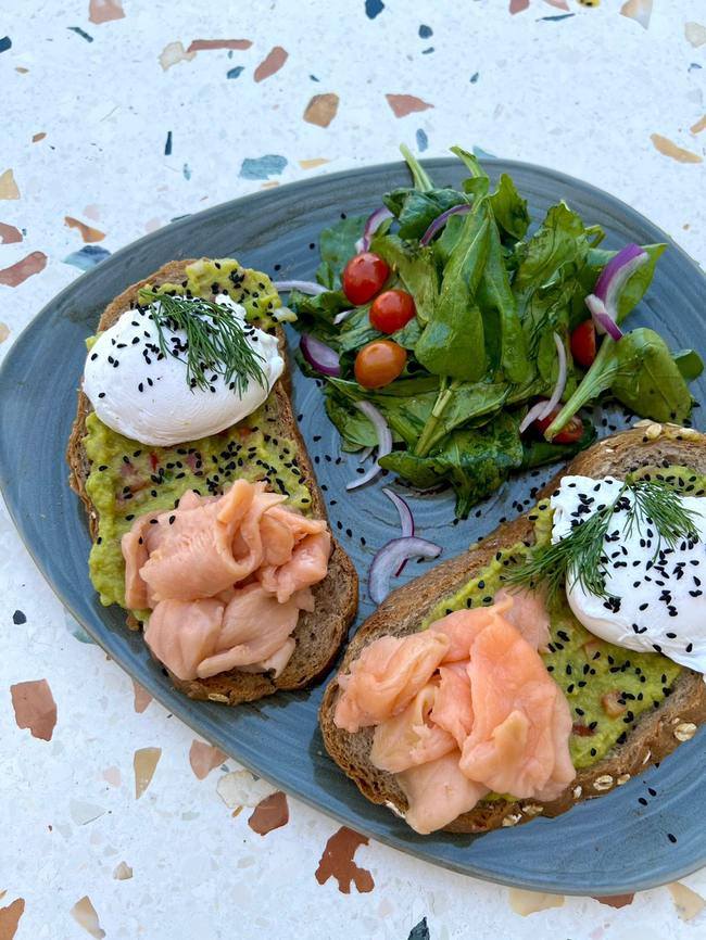 Poached Eggs Smoked Salmon & Avocado