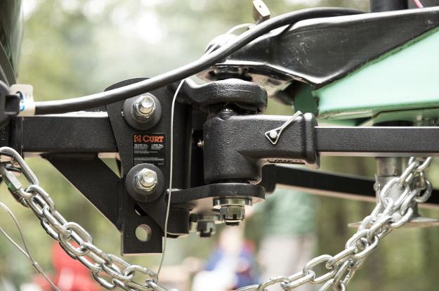 CURT TruTrack™ weight distribution hitch with sway control height adjustment CURT TruTrack™ weight distribution hitch with sway control height adjustment