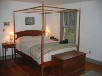 image of four_poster