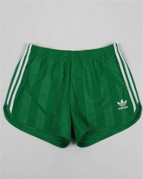 Green shorts image classifcation dataset for machine learning