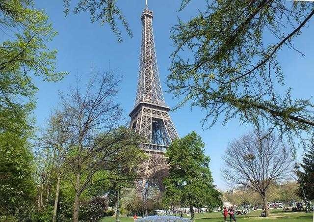 The eiffel tower image classifcation dataset for machine learning