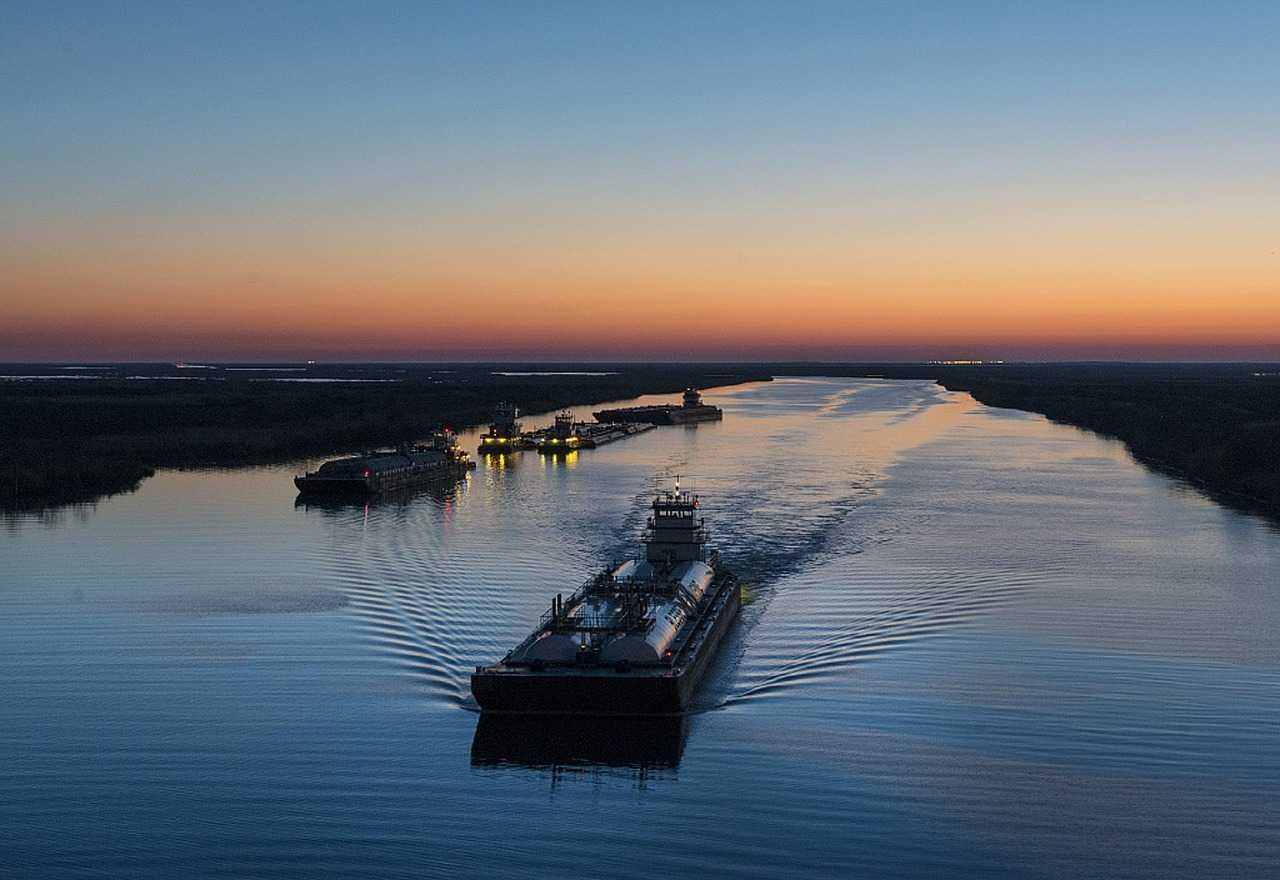 image of freight_boat