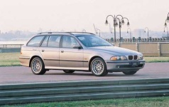 image of beach_wagon_car