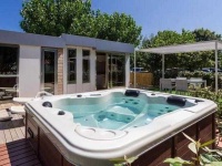 image of hot_tub