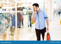 image of people_shopping