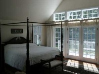 image of four_poster