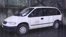 image of minivan