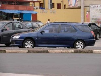 image of beach_wagon_car