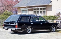 image of beach_wagon_car