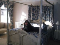 image of four_poster