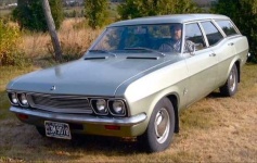 image of beach_wagon_car