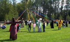 image of maypole