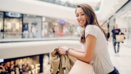 image of people_shopping