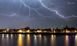 image of lightning