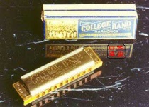 image of harmonica