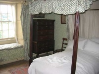 image of four_poster