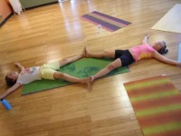 image of people_do_yoga