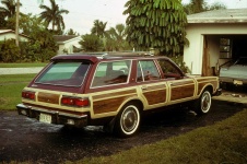 image of beach_wagon_car