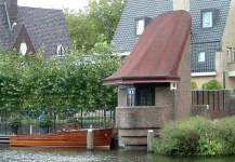image of boathouse