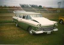 image of beach_wagon_car