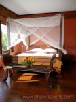 image of four_poster
